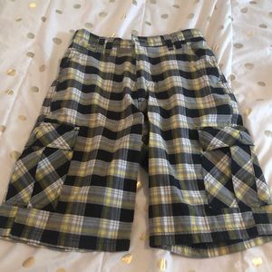 Boys Bermuda shorts with cargo pockets